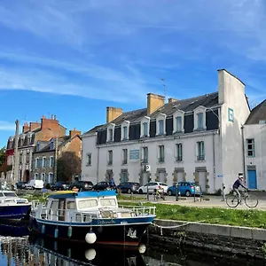 Hostel Rennes ホステル