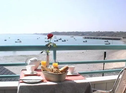 La Mere Champlain Cancale 3*,