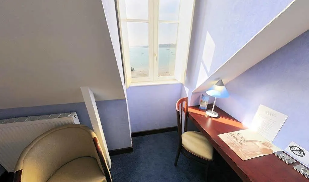 *** Hotel La Mere Champlain Cancale France